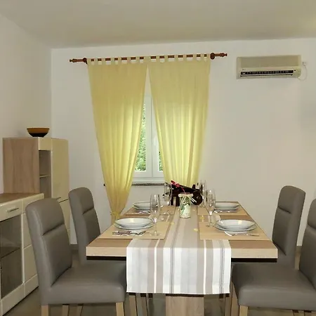 Apartmán Ane Loborika