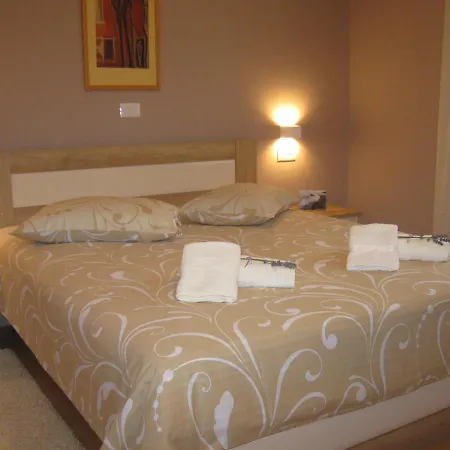 Ane Apartment *